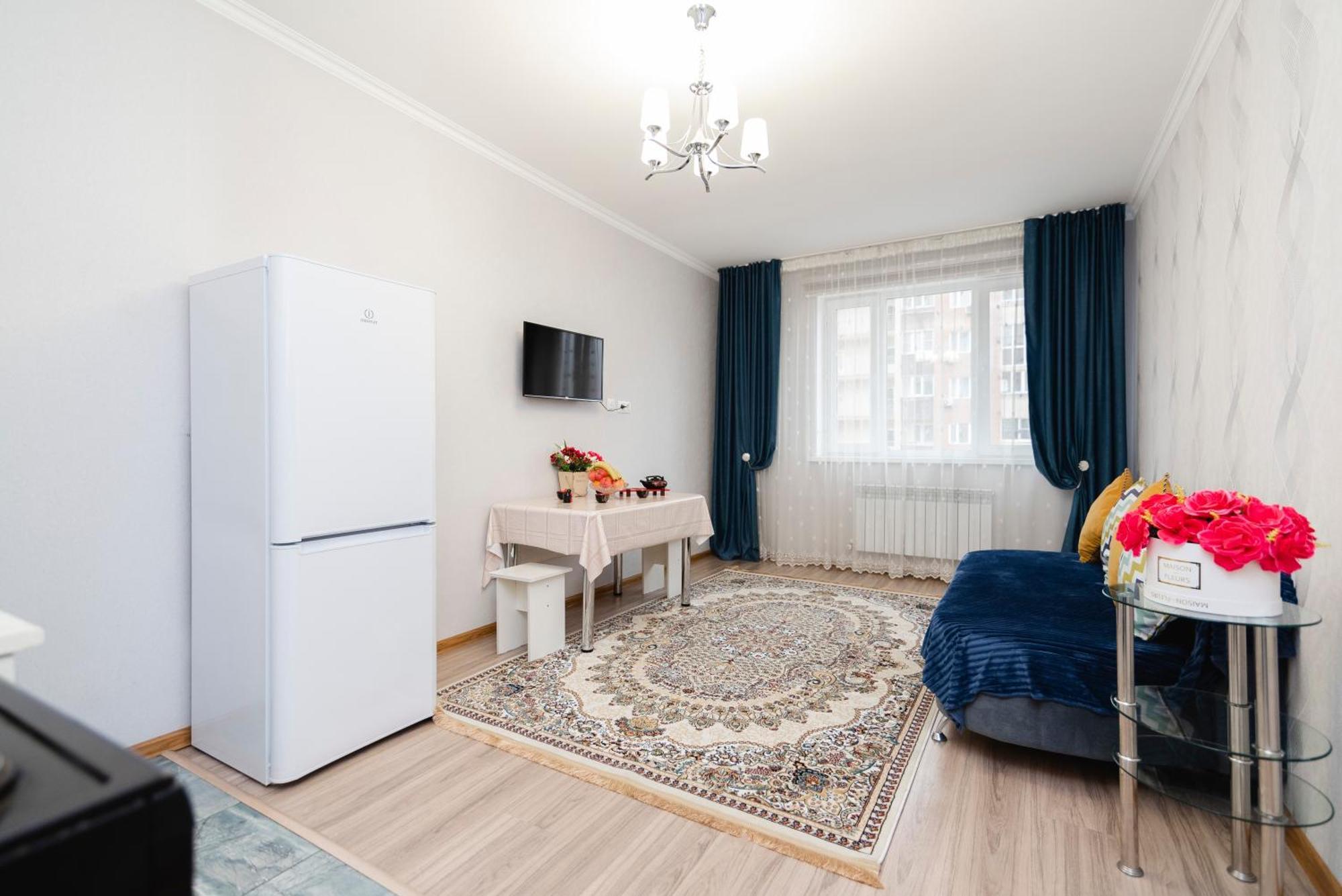 Apartment Zodiak อัลมาตี ภายนอก รูปภาพ